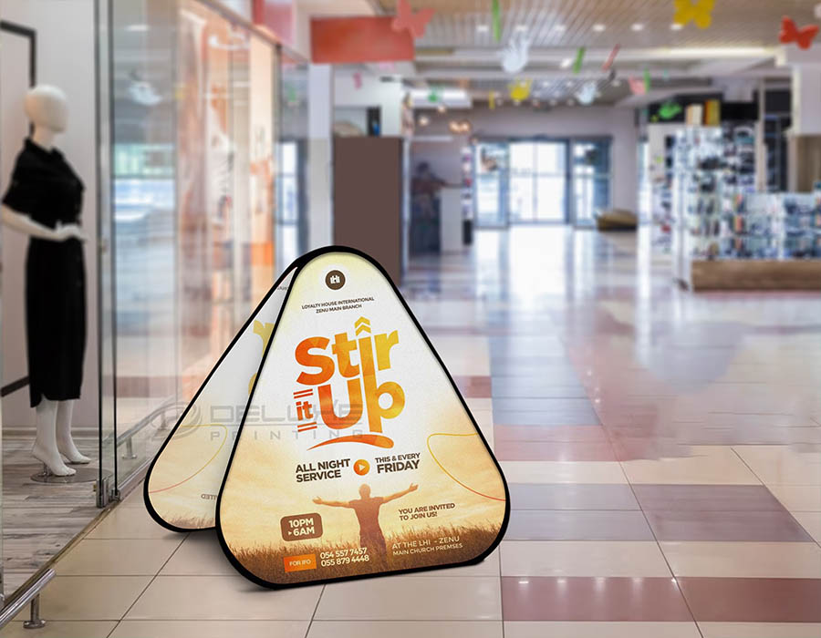 Triangle Pop out banner Dubai