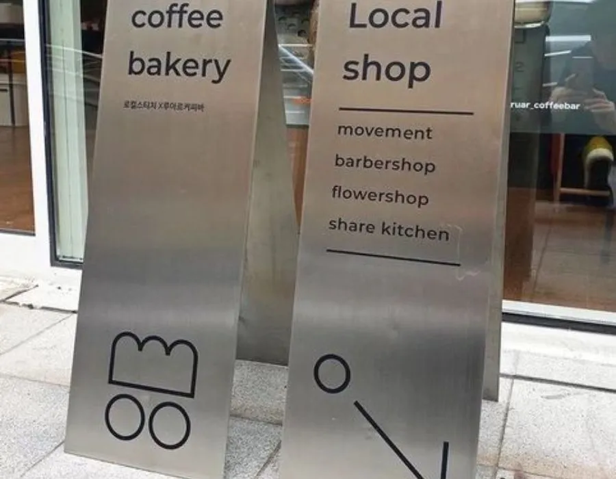 PVC Stands with Colored Vinyl Letters Dubai